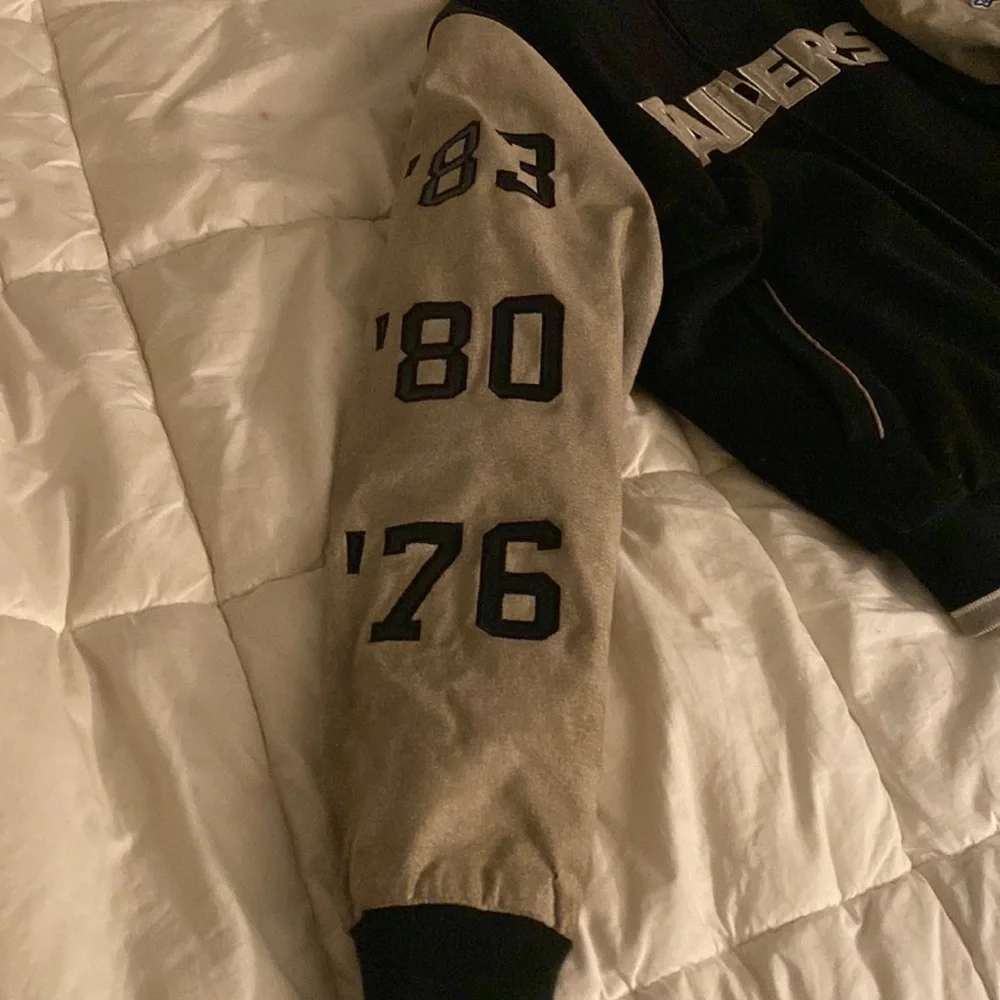 Raiders jacket - Picture 4 of 11